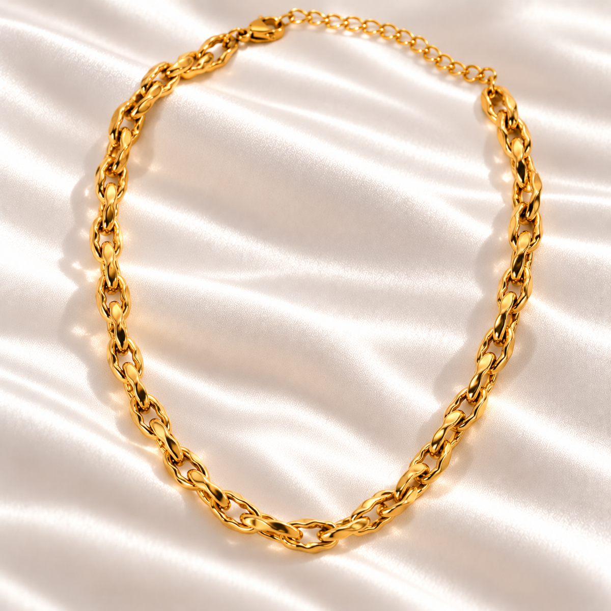 Collier Femme Doré en Acier Inoxydable – Chaîne Torsadée Élégante & Tendance